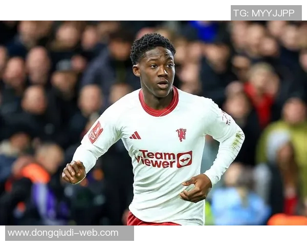 西甲精彩对决那不勒斯与曼联战成平局赛后点评引发热议 西甲精彩对决那不勒斯与曼联战成平局赛后点评引发热议